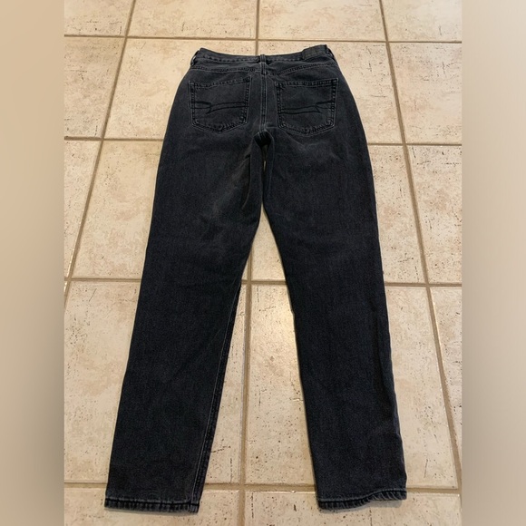 💜 American Eagle Outfitters Black High-Rise Mom Jeans - Women's Size 2 Regular - Picture 5 of 7